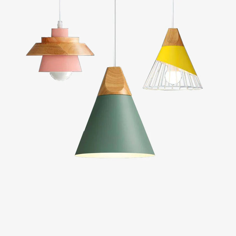 SUSPENSION EN MÉTAL COLORÉ ET BOIS DE PLUSIEURS FORMES NORDIC